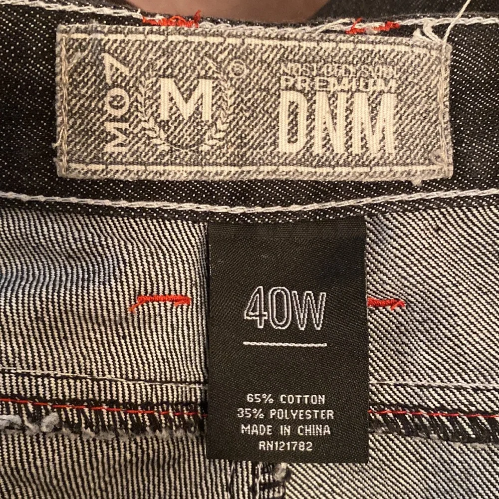 NWOT MO7 Black/White/Red Shorts…size 40W - Picture 3 of 4